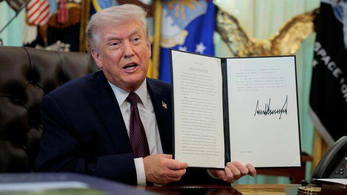 Trump Signs Executive Order To Crack Down On ‘Legendary’ Cheating With Lists For Mail-In Voting