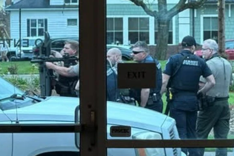 Ore. Police: Man arrested after hours-long SWAT standoff oan