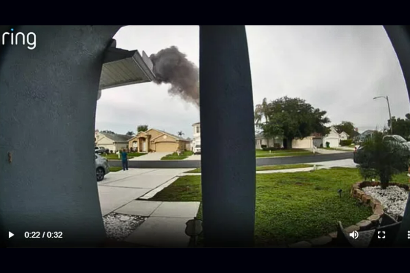 Fla.: Pilot killed after small plane crashes into yard, bursts into flames oan