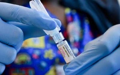 Less Than Half Of Health Care Workers Received An Updated COVID-19 Vaccine: CDC