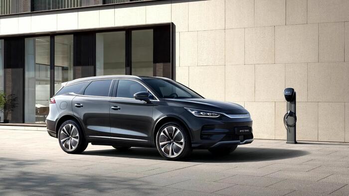 China’s BYD Introduces 3.9-Second 0-60 Electric SUV With Massive Range