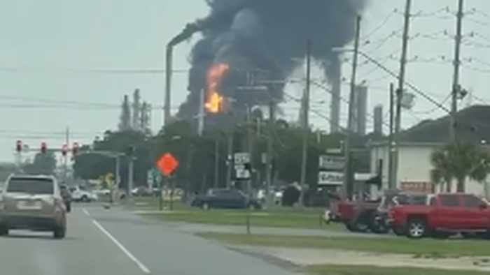 “Doesn’t Look Good”: Explosion Rocks Major New Orleans-Area Refinery As Fuel Markets Tighten