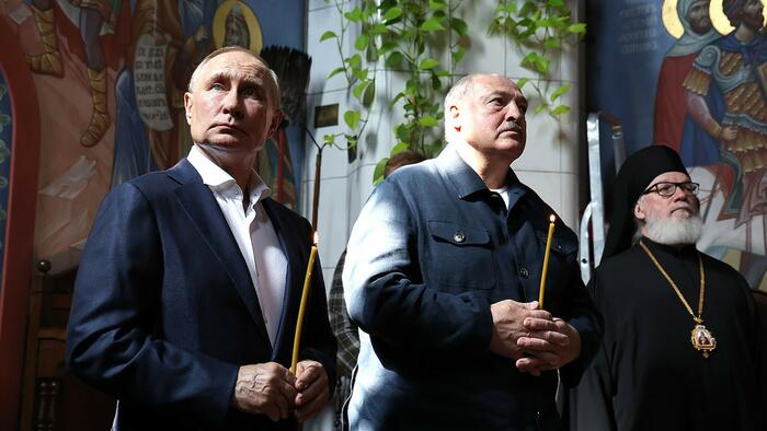 Lukashenko Offers To Meet With Zelensky ‘Anywhere’ After Russia Sent Belarus More Tactical Nukes