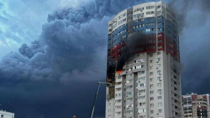 One Of Russia’s Largest Fuel Facilities Spews ‘Black Rain’ Over Ryazan After Deadly Ukrainian Drone Strike