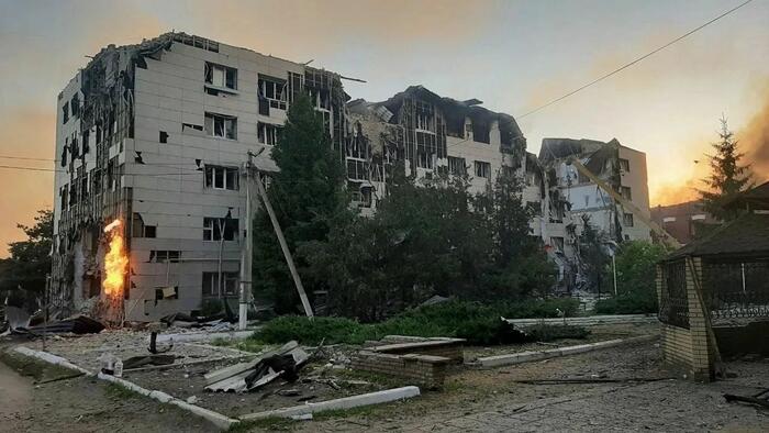 Putin Vows Heavy Revenge After Deadly Ukrainian Strikes On Luhansk School Dormitory 