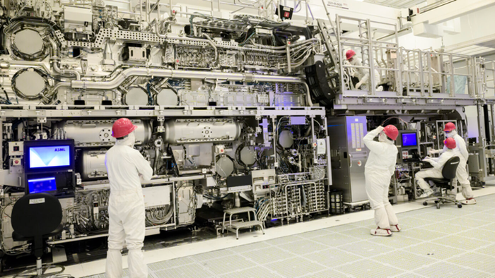 US Probes Whether ASML’s Advanced Chip Machine Ended Up In China