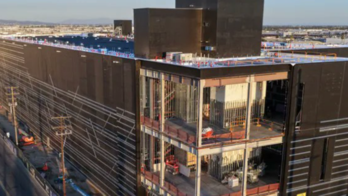 From Bartenders To Builders: Data Centers Drive America’s Blue-Collar Comeback