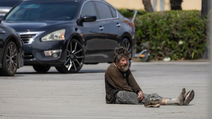 HHS Awards $42.3 Million To Push ‘Treatment First’ Model For Homelessness & Addiction