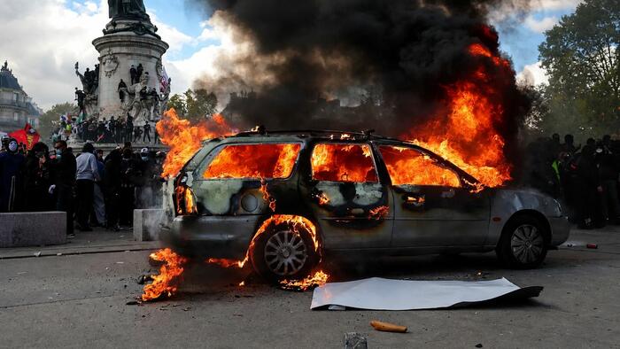 France’s Open-Air Incinerators: The Uncounted Toxic Toll Of Annual Street Protests