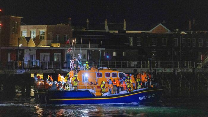 Watch: UK Police Clear Streets Of Entire Town So Migrant Boat Can Offload