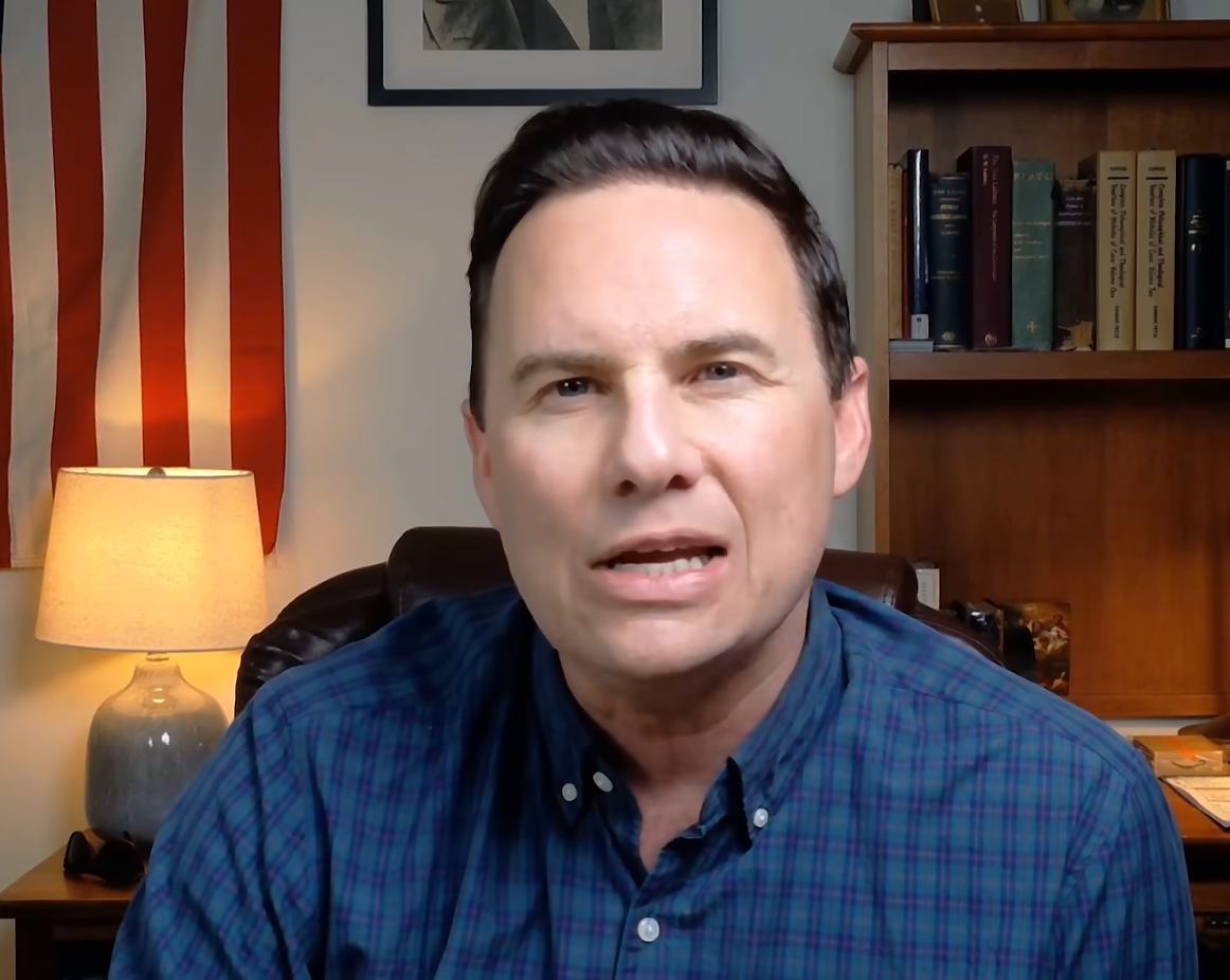 Time to Bury Obama in the Midterms: Trump Has a Magic Wand