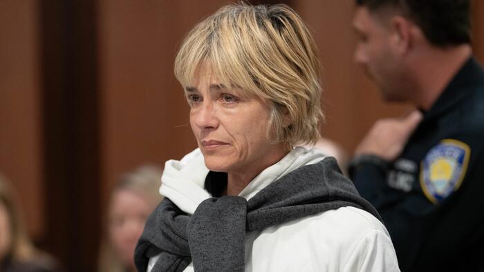Selma Blair Hit With FBI Summons And State Assault Counts After Allegedly Biting Flight Attendant On Delta Flight