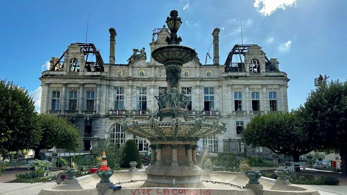 French Counterterror Police Arrest ‘Ultra-Left’ Activist Over Limoges City Hall Fire